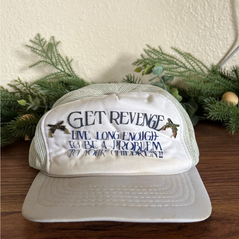 VINTAGE TRUCKER HAT